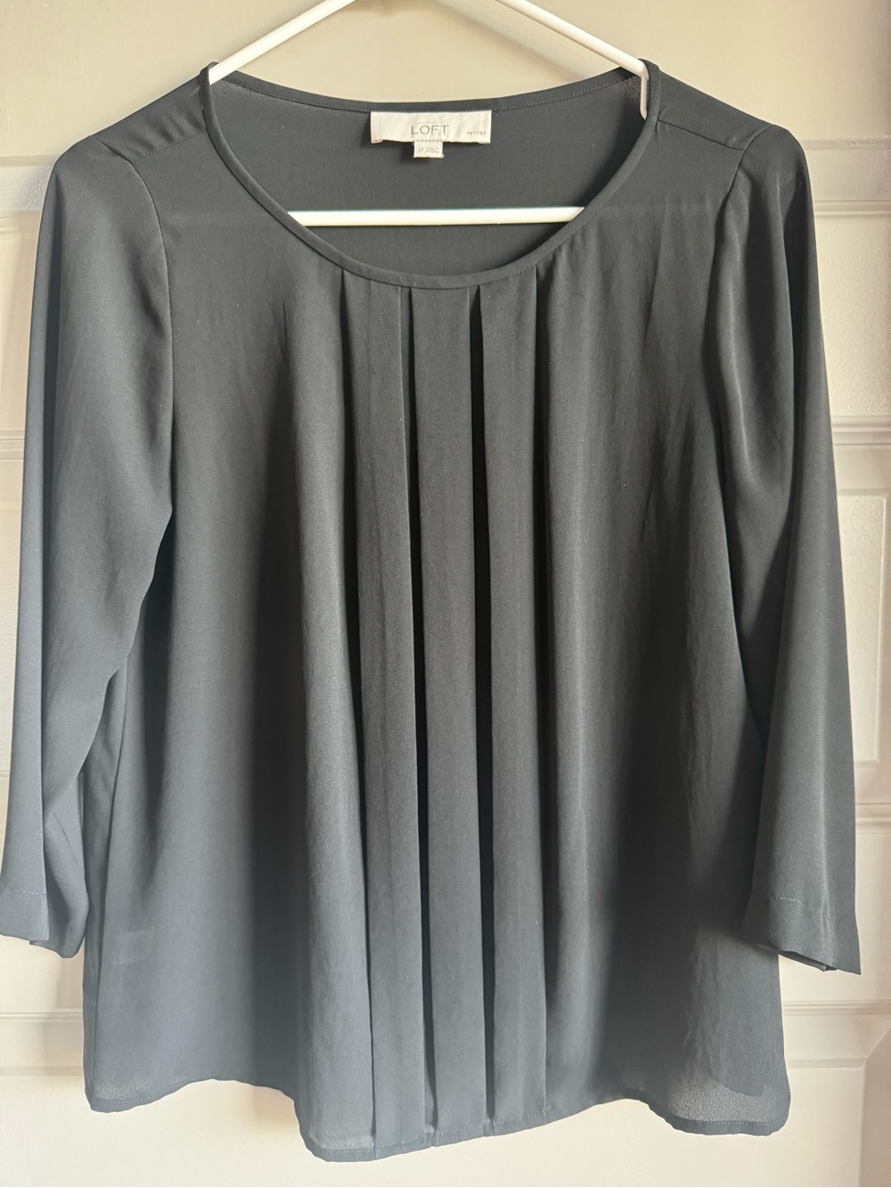LOFT Black Pleated Front Blouse Size Small Petite